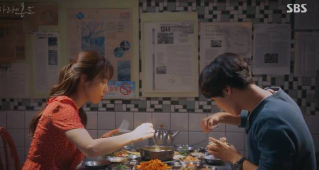 抛开狂撒鸡汤的烂俗剧情,没想到这部剧还有隐藏的看点