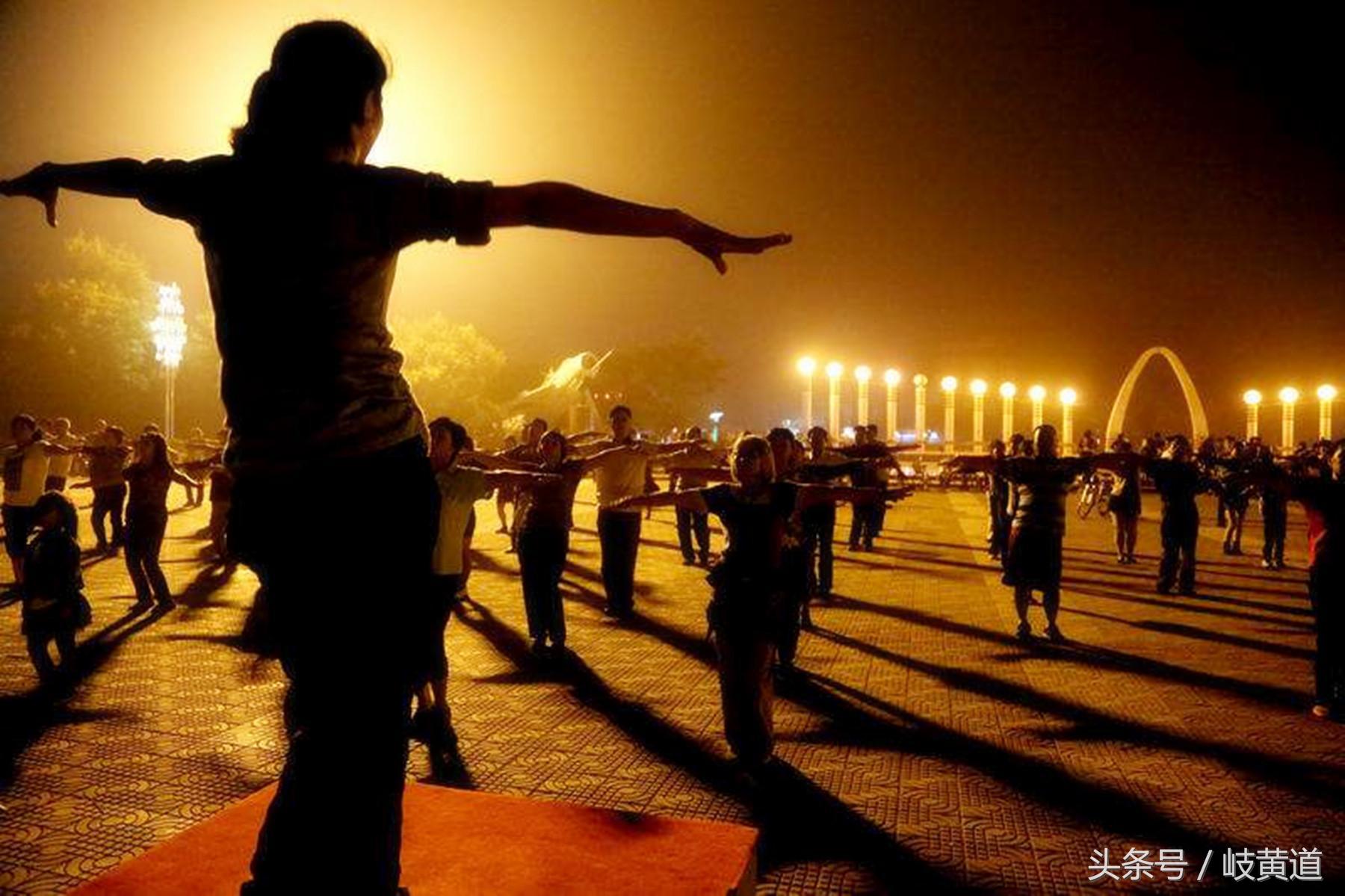 健身需要喝增肌粉还是蛋白粉,健身到底喝增肌粉还是蛋白粉