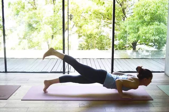 100个瘦肚子瑜伽动作图片,1小时纤腰瘦腹瑜伽视频