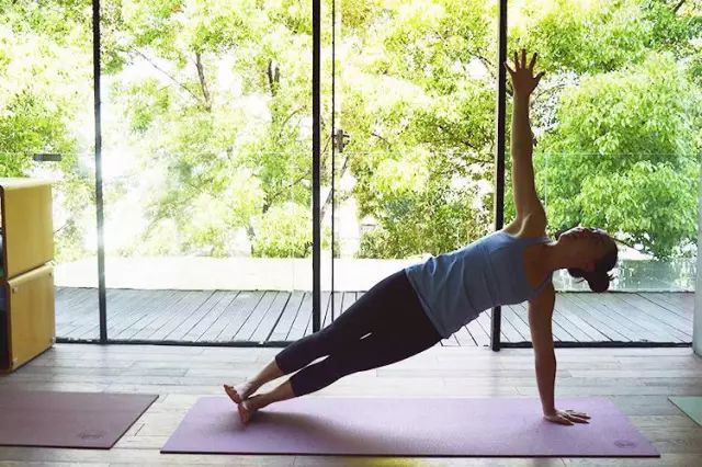 100个瘦肚子瑜伽动作图片,1小时纤腰瘦腹瑜伽视频