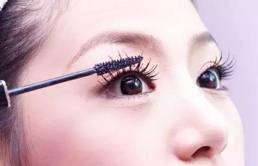 有没有不对皮肤造成负担的彩妆,哪个牌子的彩妆对脸没有伤害