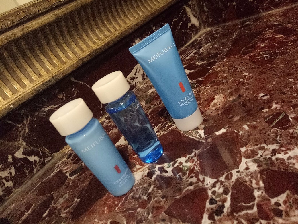 女明星的化妆包揭秘,芭莎揭秘明星化妆包