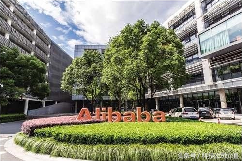 整个加拿大沸腾了!为见他特鲁多“冷落”英国王子和美国第一夫人