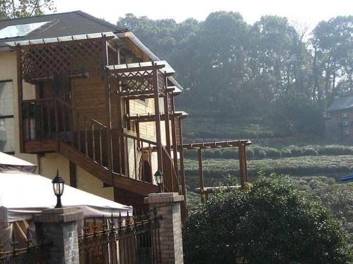 小姐！杭州好，杭州住多了对皮肤好！