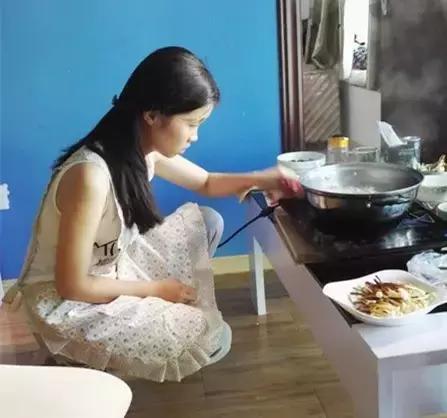 没眼看，当小厨娘穿上汉服，却变成现代版仙度瑞拉