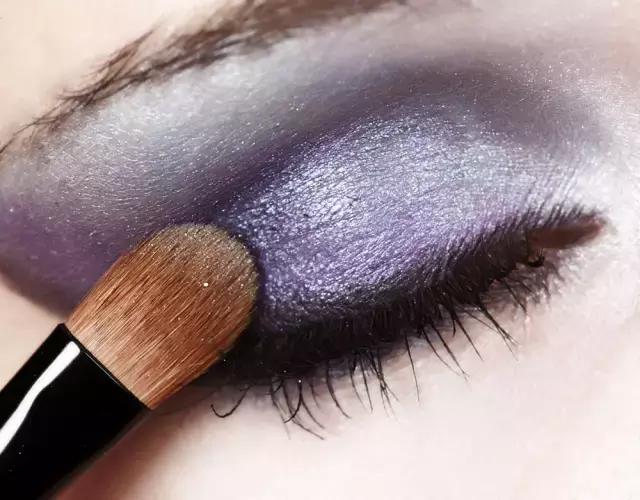 有没有不对皮肤造成负担的彩妆,哪个牌子的彩妆对脸没有伤害