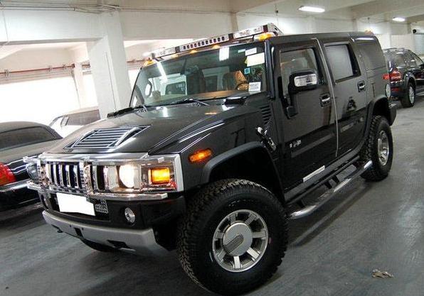 兰州首辆1500万豪车上牌！加一次油2000块！够吃一年拉面