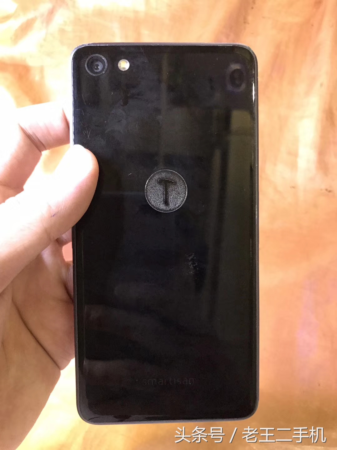 锤子t2的正常价格是多少,锤子t2和锤子pro哪个好