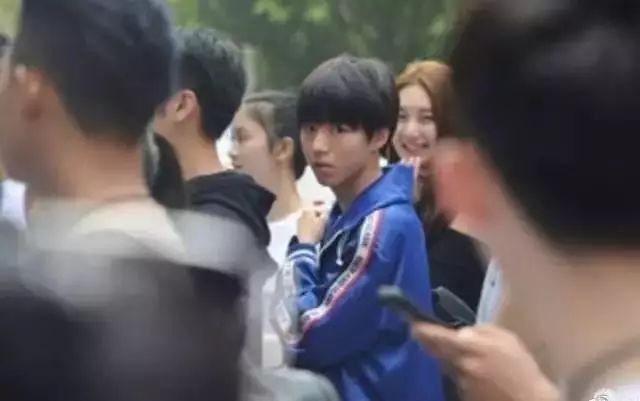 军训检验颜值：娜扎素颜令人惊艳王俊凯晒黑帅气不减