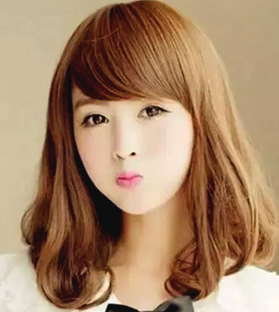 圆脸适合的发型不长不短减龄发型,圆脸适合什么发型好看又好打理
