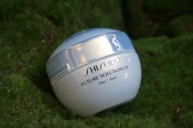 女人要对自己好一点好好护肤,女人就要好好保养