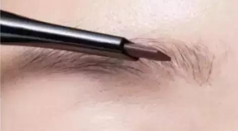 珂莱欧眉笔画法,珂莱欧clio眉笔