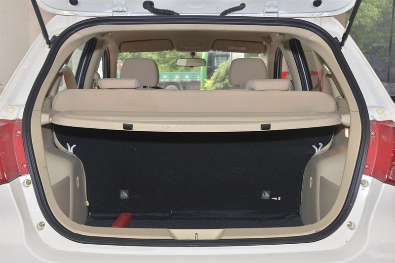 时尚动感的轿车才卖8.99万起,七座大空间1.8t13万首选什么车