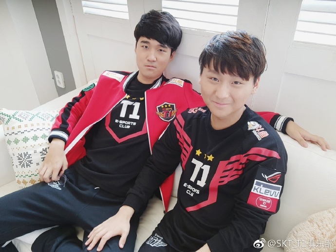 SKT又有新队服穿了!UntaraFaker状态良好登上韩服排名五六