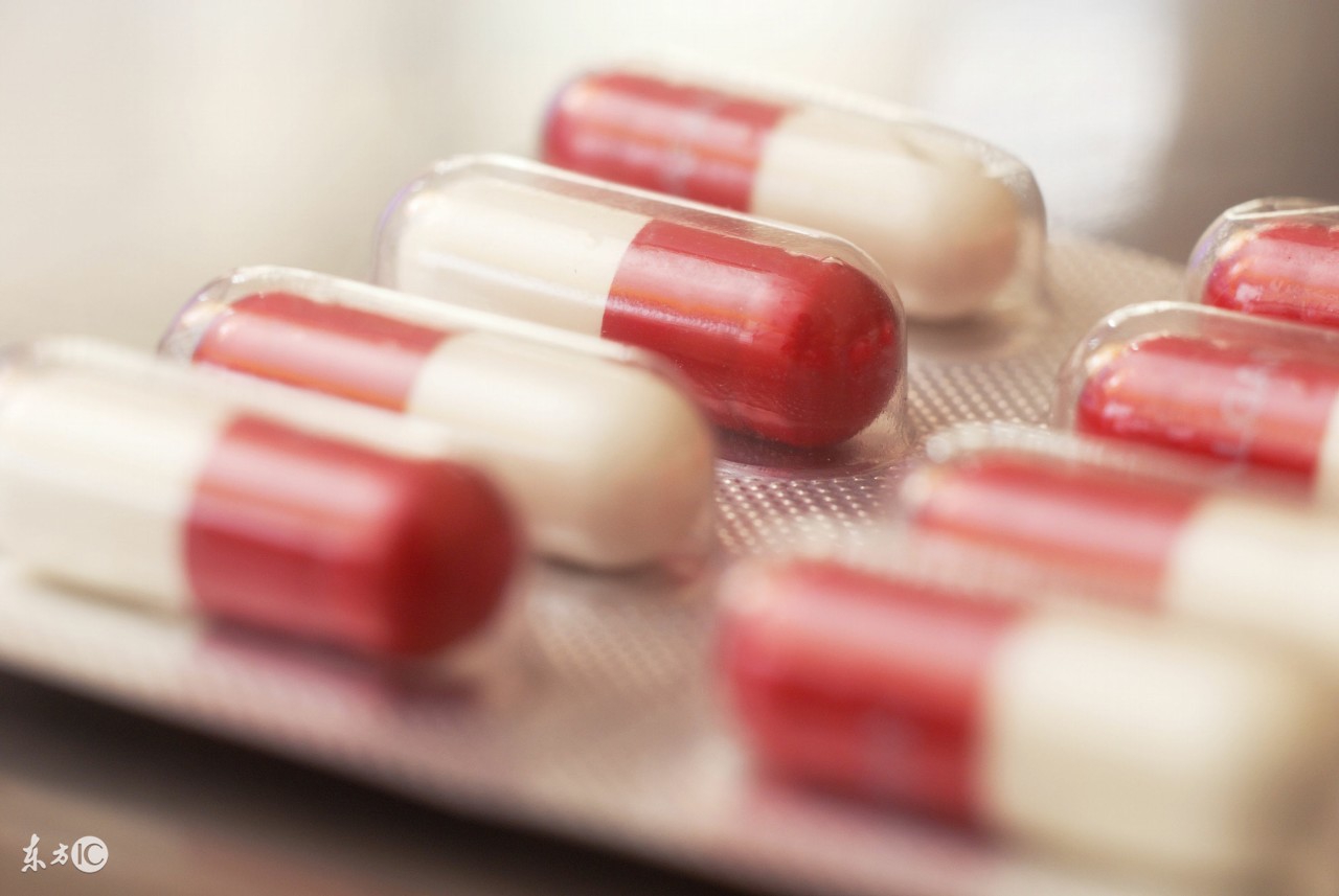 硫酸氨基葡萄糖胶囊治疗膝关节,氨基葡萄糖胶囊骨关节炎