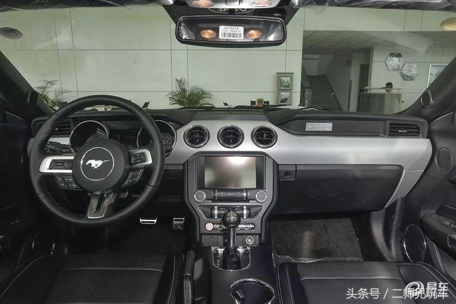 三十万到一千万都有，这十款车才是男人的终极*药春**，一脚油爽到爆