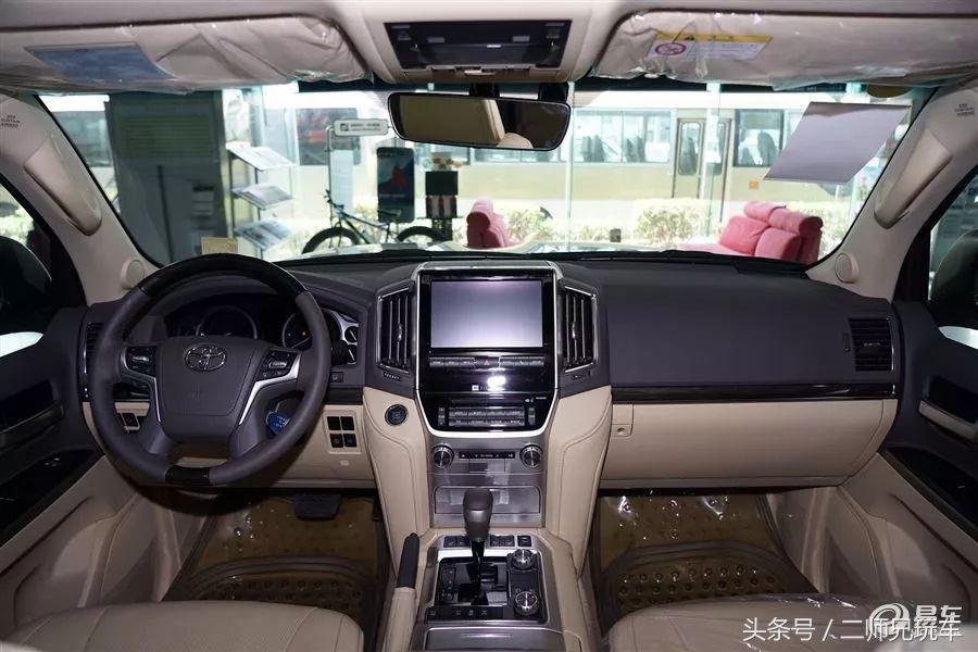 三十万到一千万都有，这十款车才是男人的终极*药春**，一脚油爽到爆