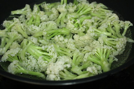 全家人都喜欢吃的干锅花菜,今天中午不知道吃什么