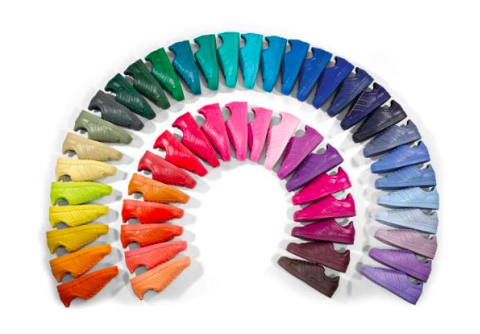 一双蓝色的篮球鞋adidas,adidas最顶尖系列篮球鞋