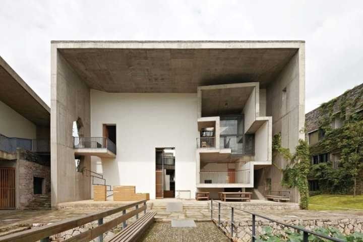 小姐！杭州好，杭州住多了对皮肤好！