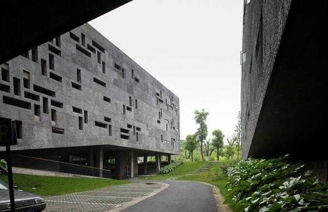 小姐！杭州好，杭州住多了对皮肤好！