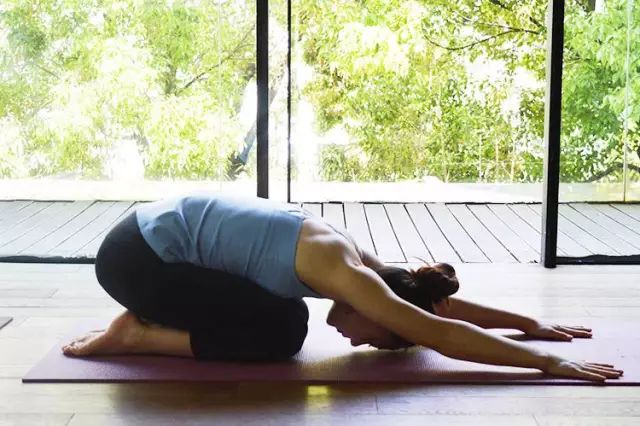 100个瘦肚子瑜伽动作图片,1小时纤腰瘦腹瑜伽视频