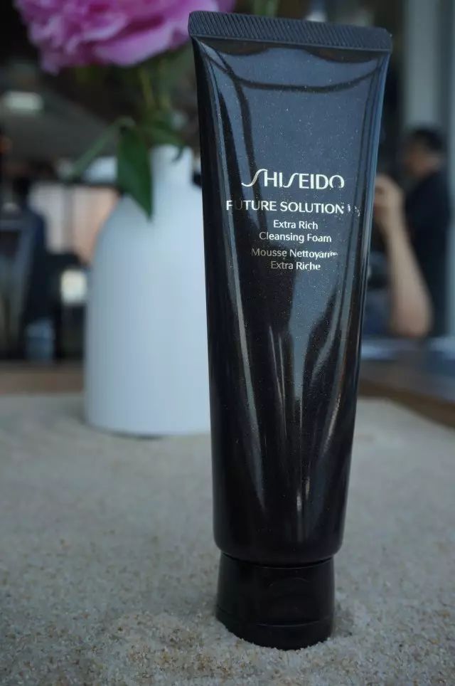 女人要对自己好一点好好护肤,女人就要好好保养