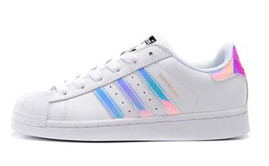 一双蓝色的篮球鞋adidas,adidas最顶尖系列篮球鞋