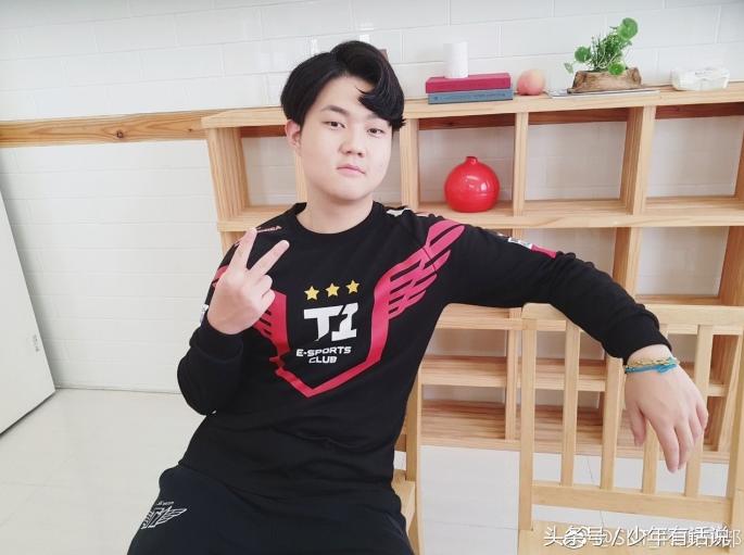 skt新赛季衣服,skt各赛季队服