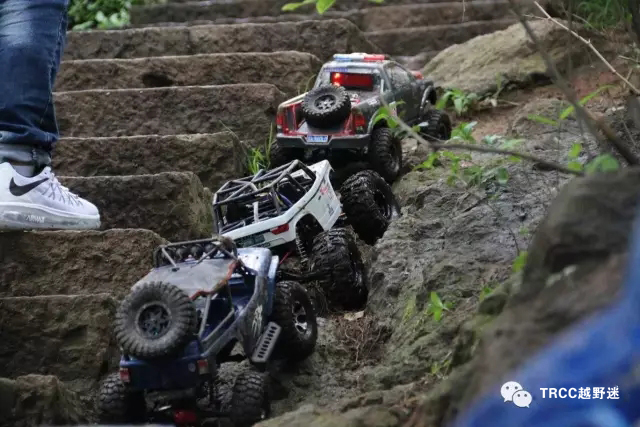 悍马遥控车模型 (悍马仿真玩具遥控车)
