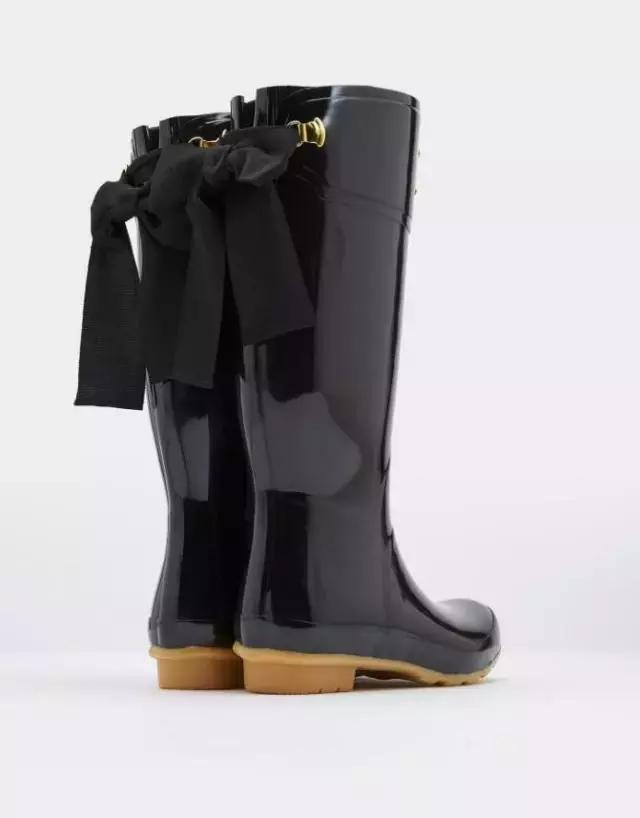 夏日出门必备装备,雨天必备的装备有哪些呢