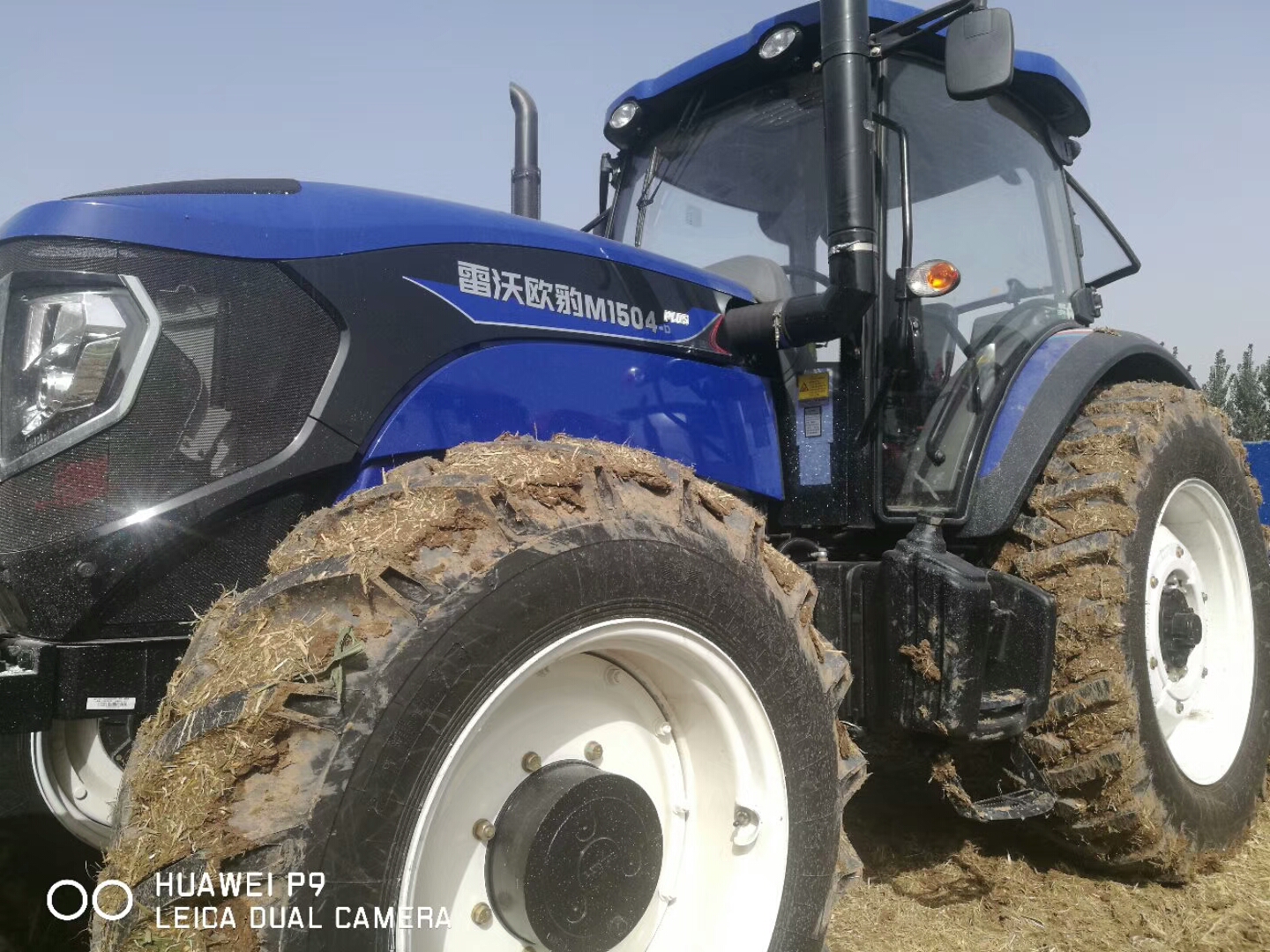 8万左右的1504拖拉机,4万左右的1504拖拉机