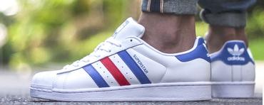 一双蓝色的篮球鞋adidas,adidas最顶尖系列篮球鞋