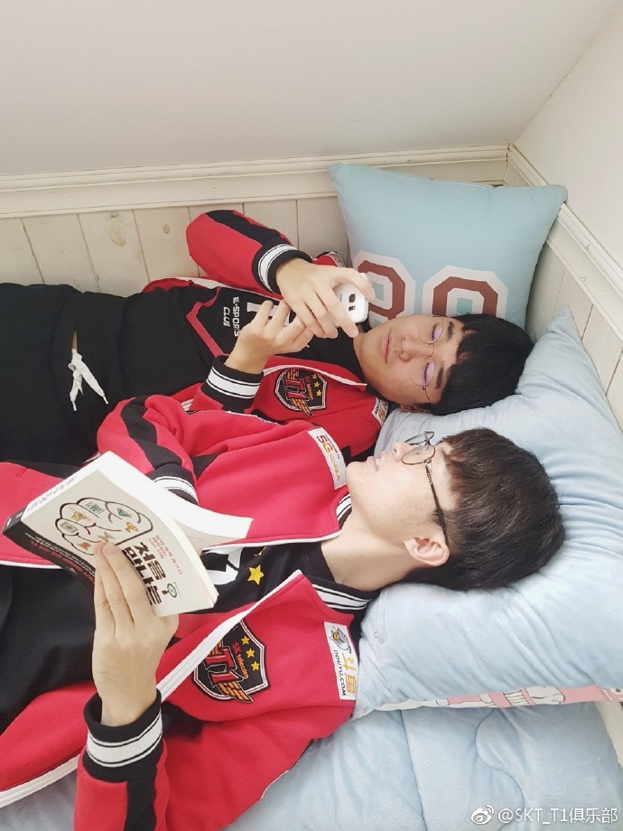 SKT又有新队服穿了!UntaraFaker状态良好登上韩服排名五六