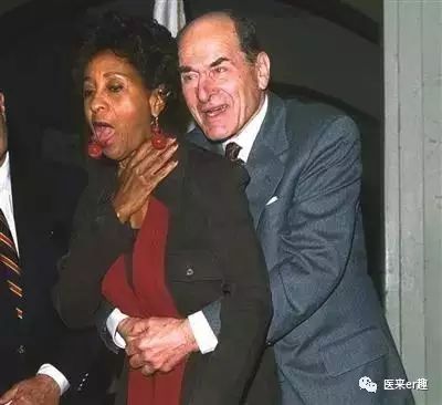 一岁以上cpr急救法演示,儿子cpr抢救