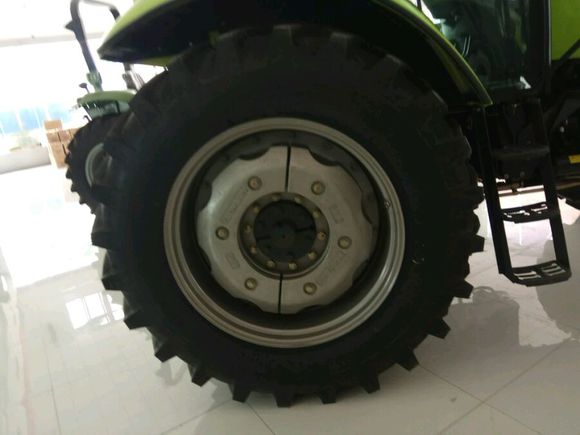 8万左右的1504拖拉机,4万左右的1504拖拉机