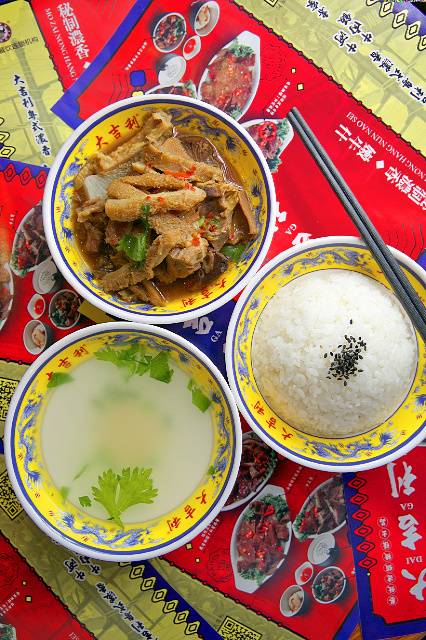 珠三角人气NO.1的地道广东小吃“嫩牛什”开进和平大悦城、伊势丹