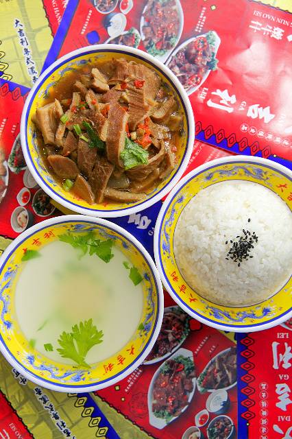 珠三角人气NO.1的地道广东小吃“嫩牛什”开进和平大悦城、伊势丹