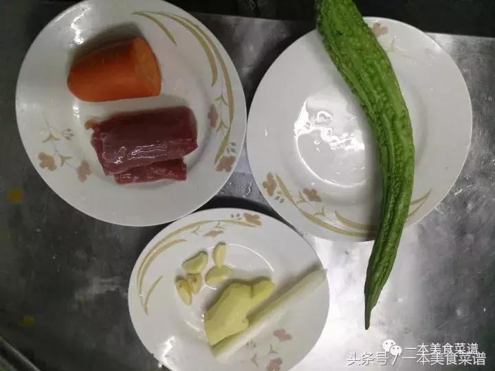 苦瓜炒肉要怎样炒苦瓜才不苦,苦瓜炒肉怎样炒苦瓜不苦