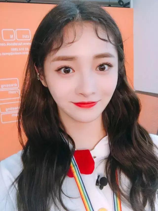 卷刘海自己怎么做,现在最火的刘海自制