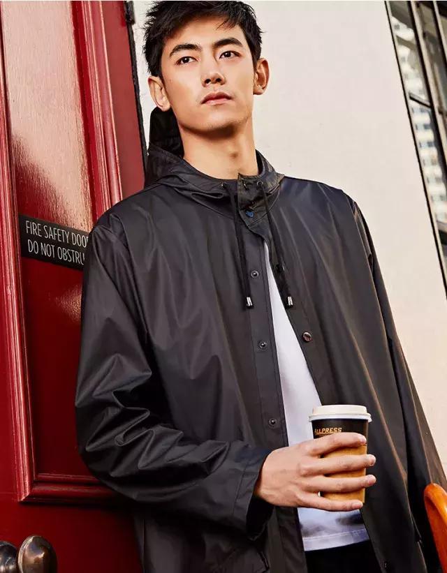 夏日出门必备装备,雨天必备的装备有哪些呢