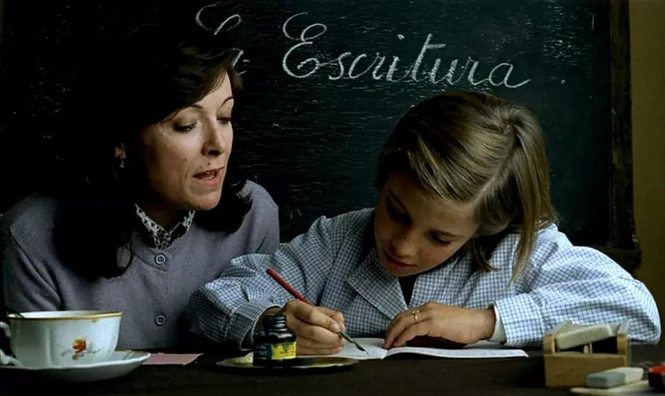 西班牙高分电影解说,西班牙电影看不见的客人