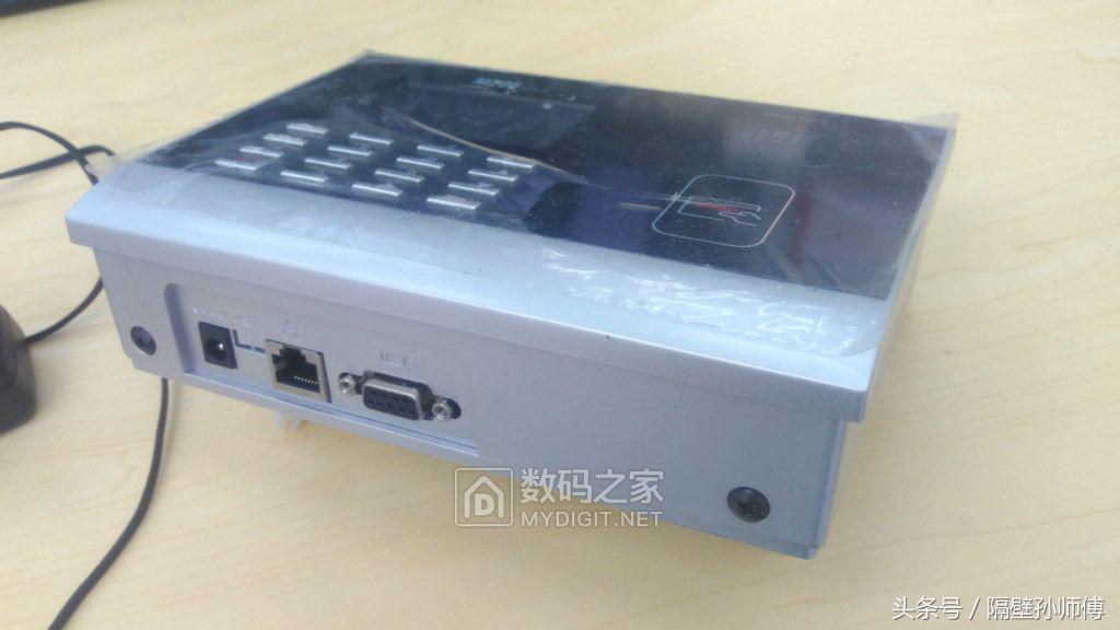 插卡考勤机拆解,无聊拆机视频