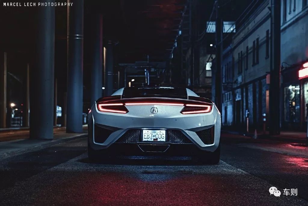 断代了10多年后再次重生的第二代NSX，到底能否对得起这个车名？