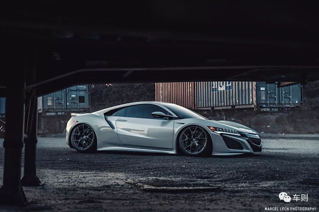 断代了10多年后再次重生的第二代NSX，到底能否对得起这个车名？