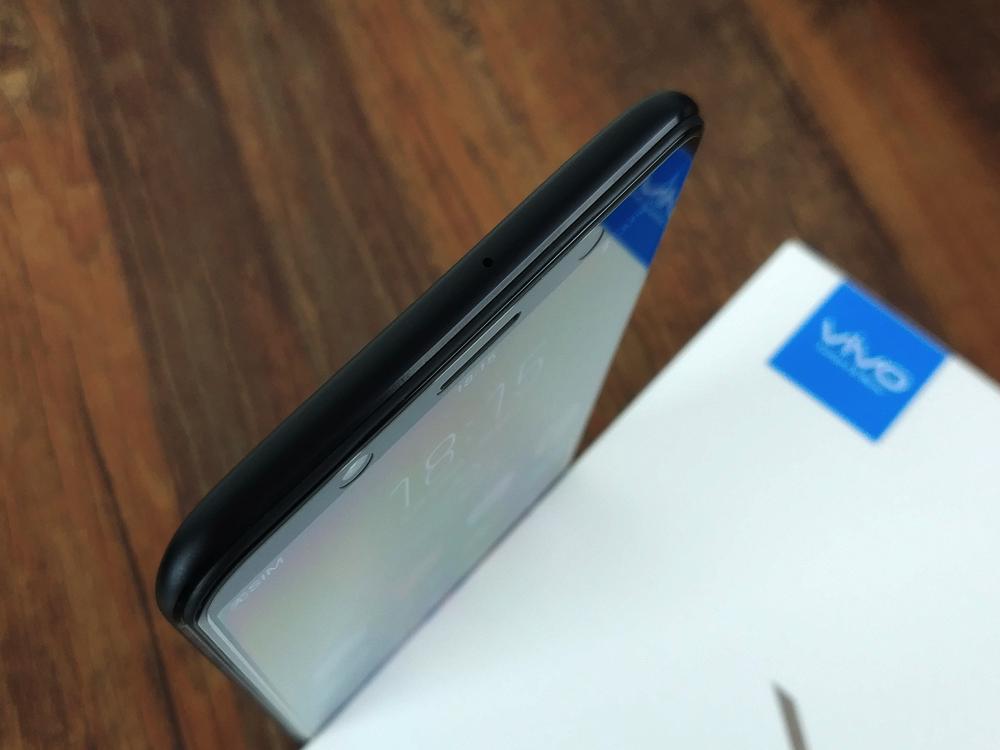 vivox20三个键是全面屏吗,vivox20全面屏时代开启