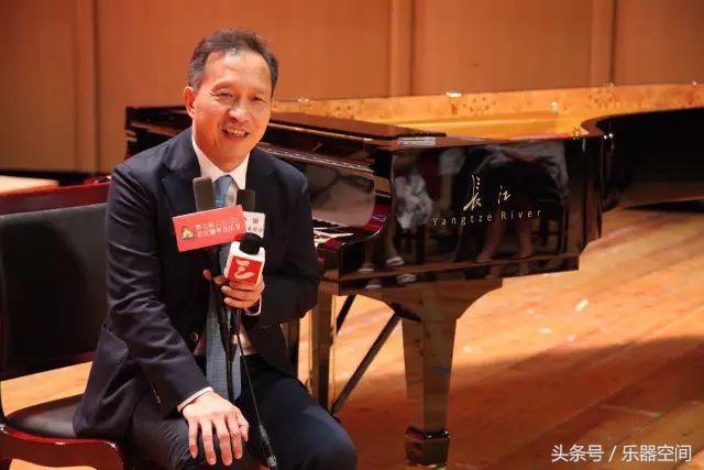 长江钢琴具有世界一流品质,人物采访古琴背景音乐