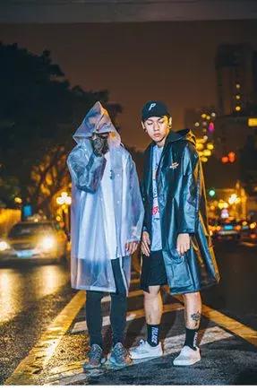 夏日出门必备装备,雨天必备的装备有哪些呢