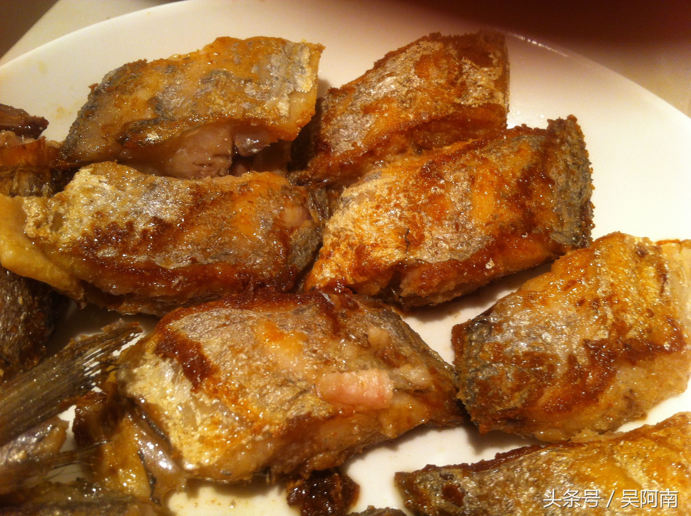 怎样煎带鱼不碎不粘锅又好吃,电饼铛煎带鱼怎么做不粘锅不破皮