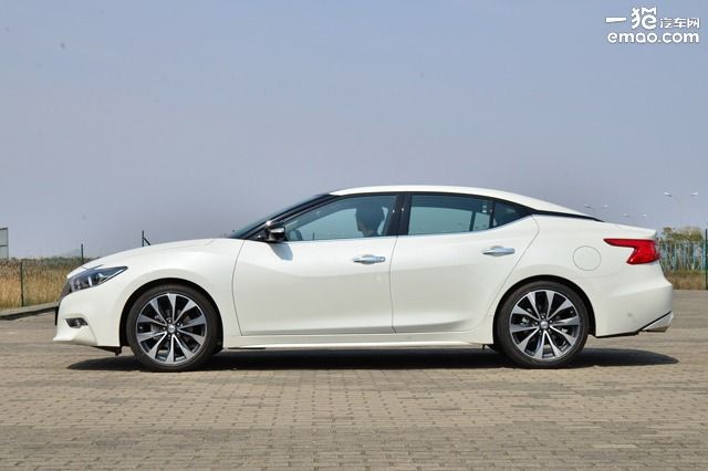 年轻人新款车型,日产全新一代西玛试驾